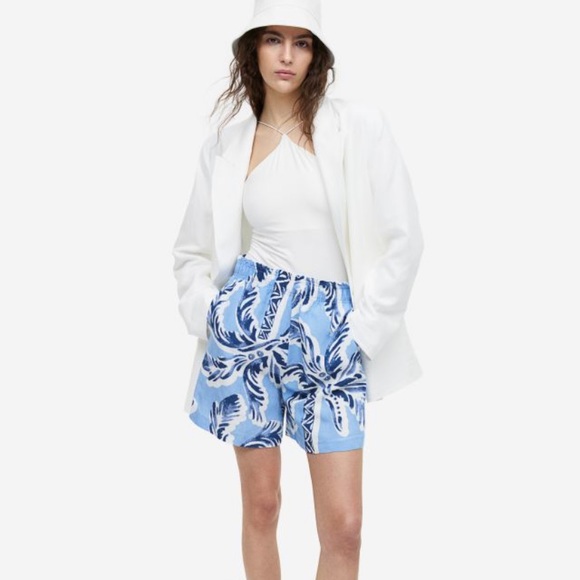 H&M Linen-blend Pull-on Shorts blue and white - medium - Picture 1 of 7